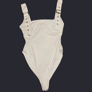 Tiger Mist Elegant White Top